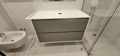 Móvel de WC Suspenso com Textura Canelada miniatura 3